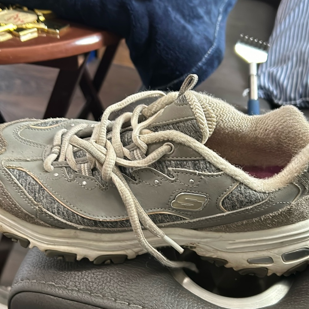 Sketchers women sneakers